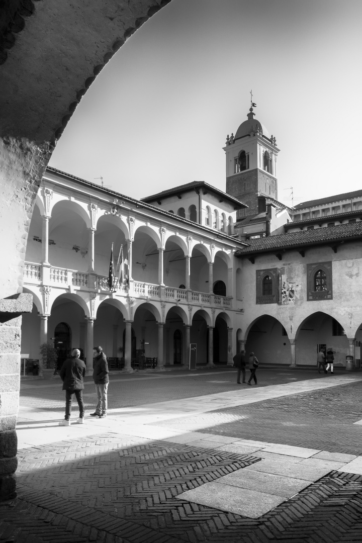 Cortile del Broletto di Novara