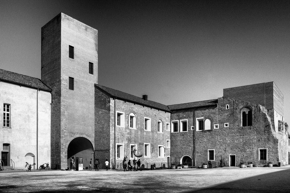 Cortile del castello di Novara