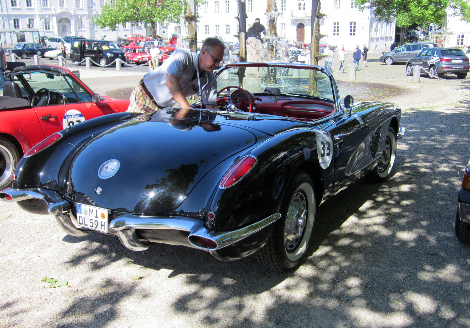 Corvette C1 Baujahr 59 ... Ein Traum in schwarz und rot