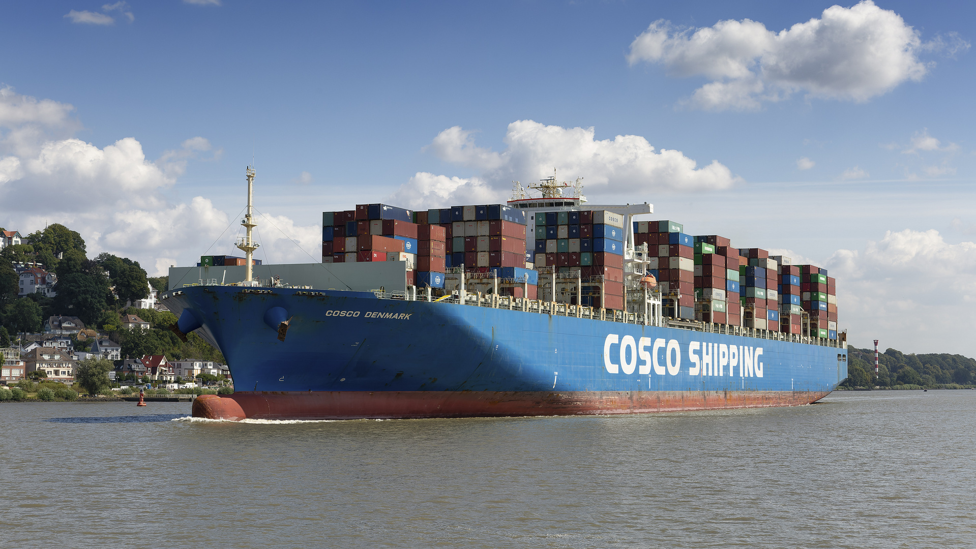 Cosco Denmark vor Blankenese