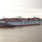 Cosco France läuft in Hamburg ein.