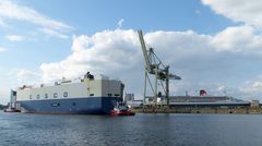 Cosco Shengshi und Queen Mary II