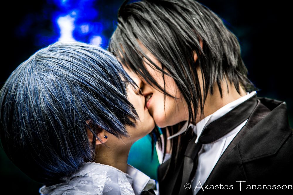 Cosplay Kissing