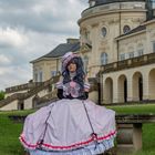 Cosplay vor Schloss Solitude