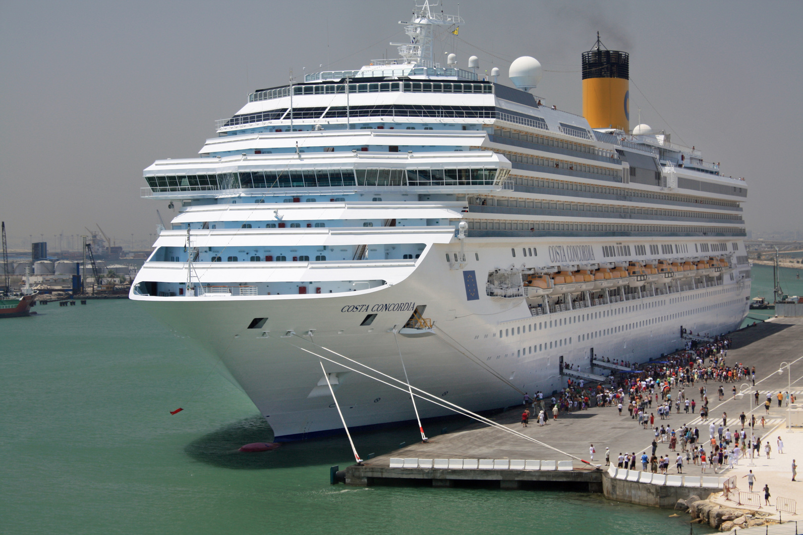 Costa Concordia 2009 in Tunis - ohne Tilt-Shift Effekt