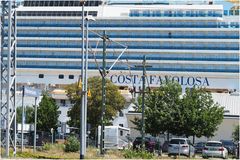 Costa Favolosa in Warnemünde