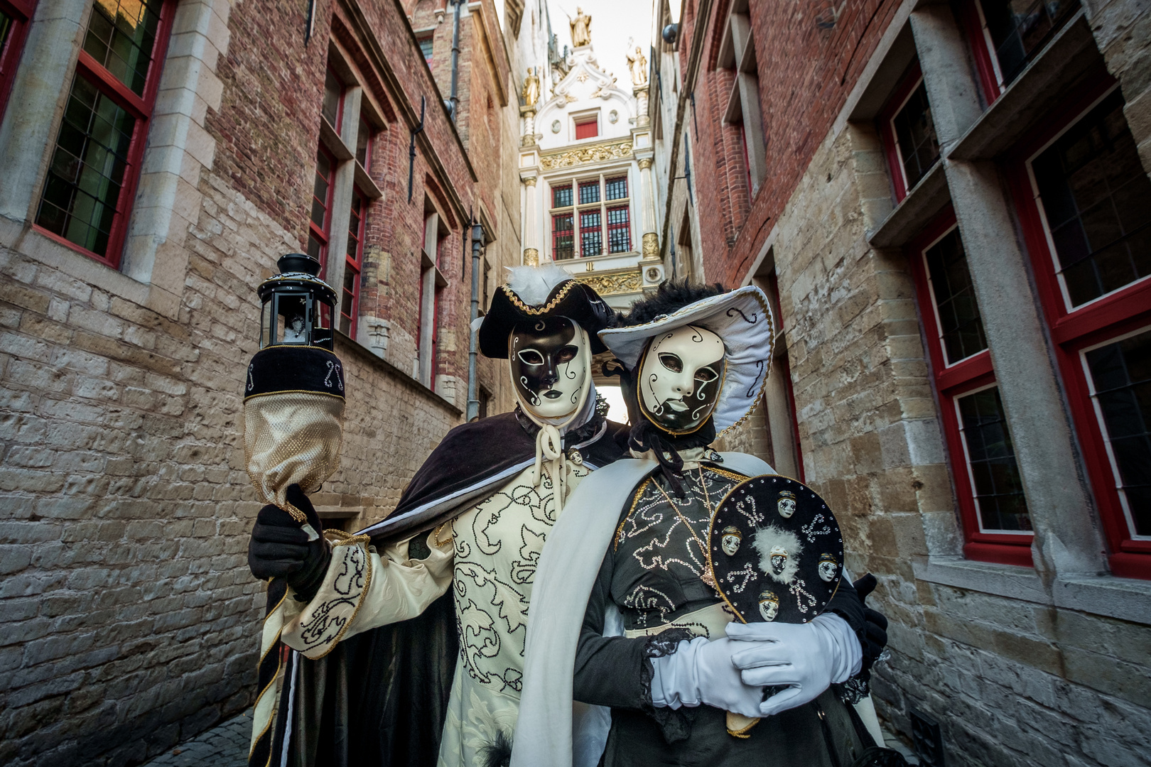 Costumés in Bruges bei Andy Mc Sweeney jetzt 12. und 13. Januar in Brügge www.brugescarnival.com