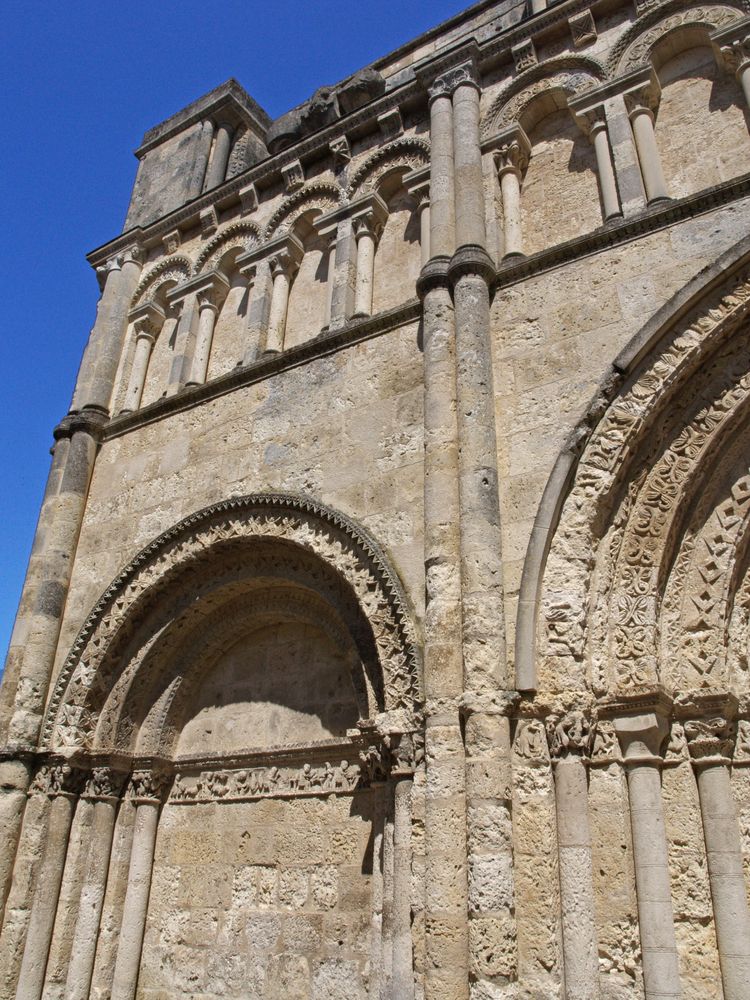 Côté nord de la façade de l’Eglise Saint-Jacques