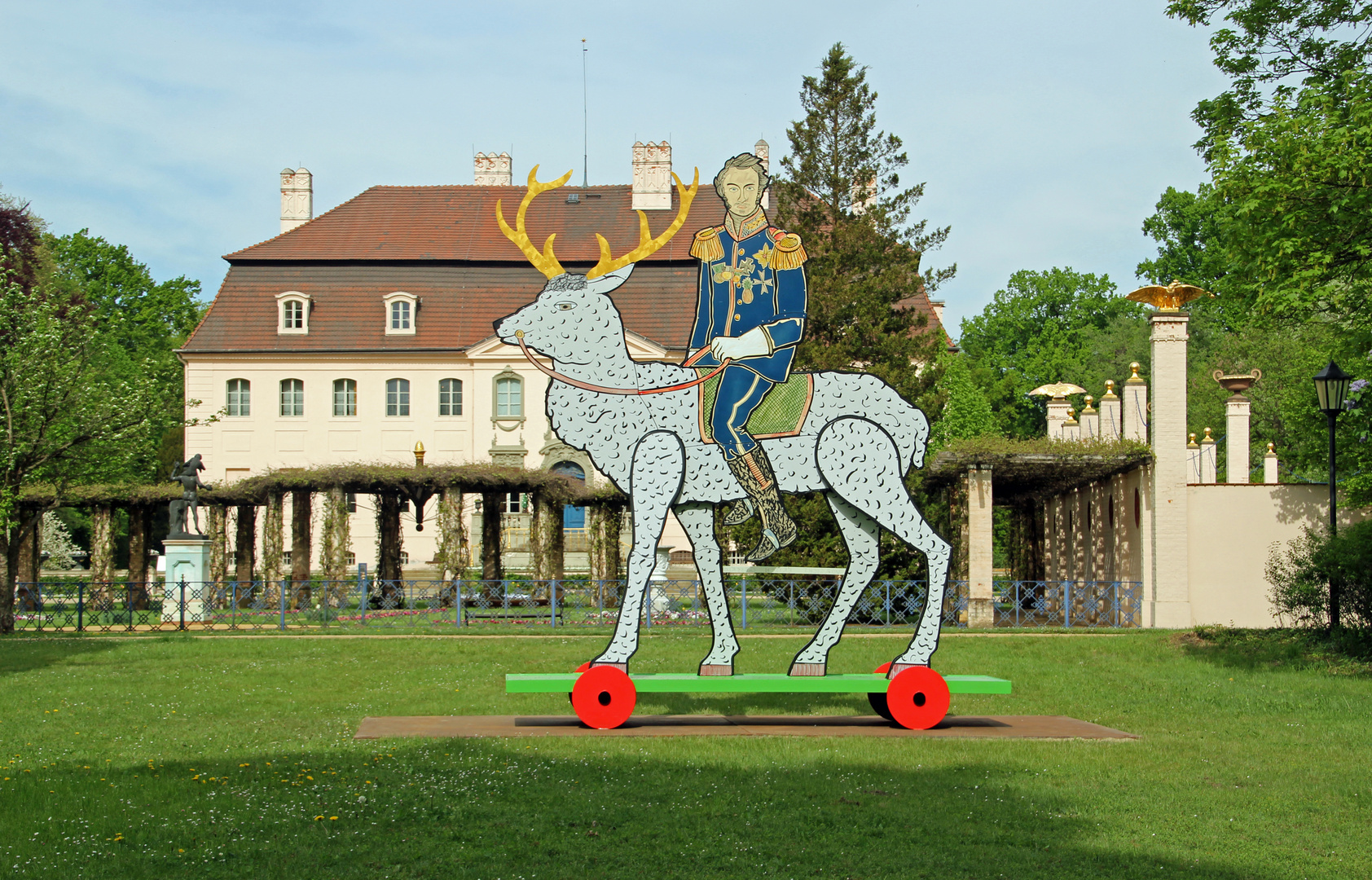 Cottbus, Branitzer Park: Fürst Pückler hoch zu weißem Hirsch