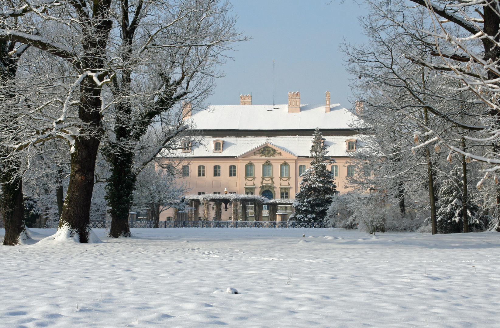 Cottbus, Branitzer Park: Fürst Pücklers Schloss im Winter