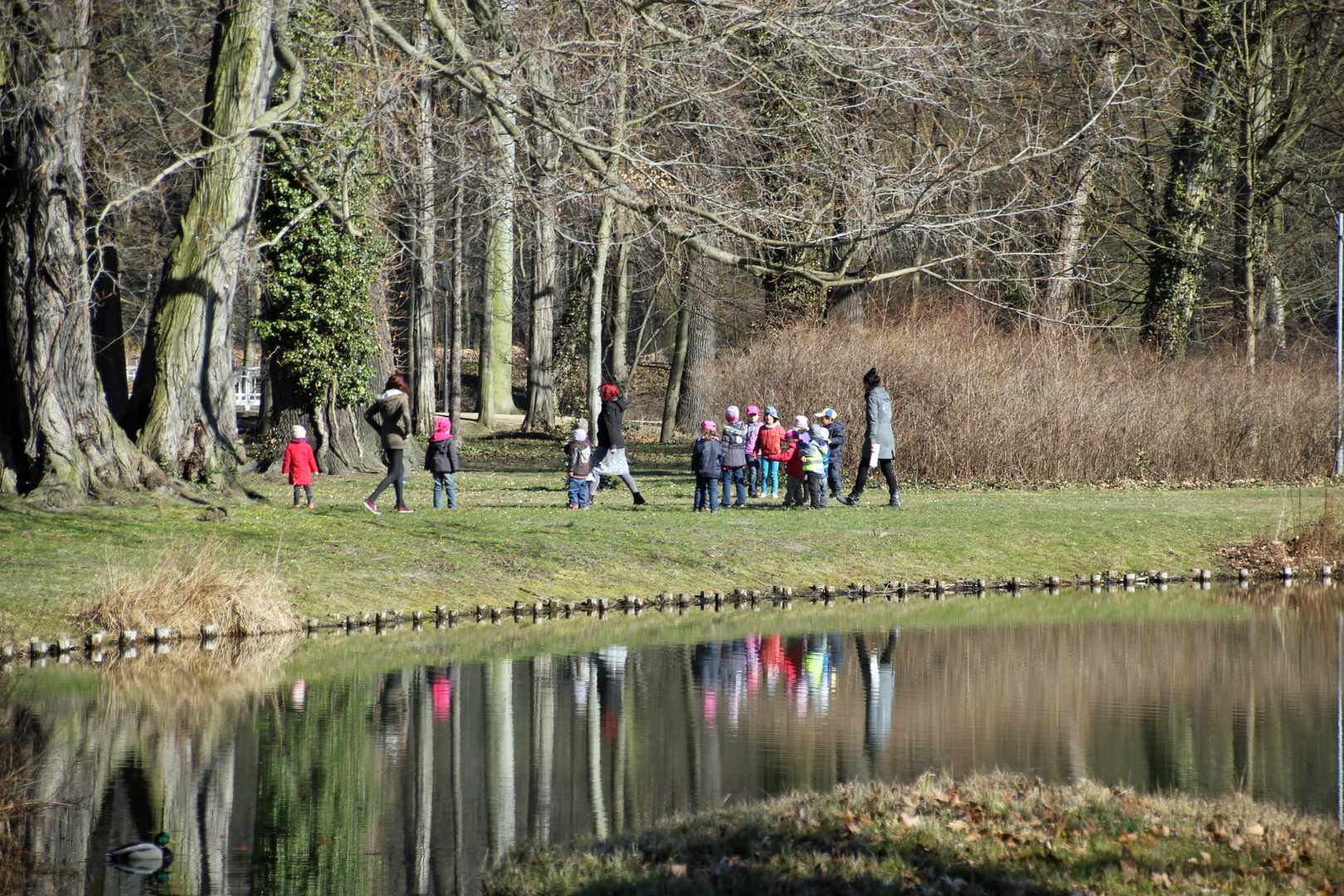 Cottbus, Branitzer Park: Junge Parkbesucher