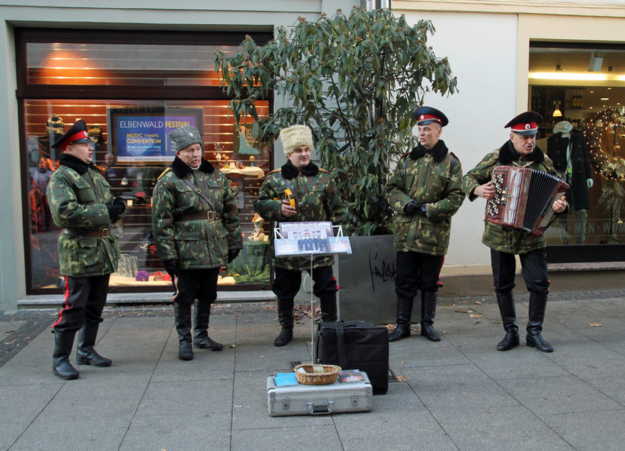 Cottbus: Die Don-Kosaken auf dem Weihnachtsmarkt