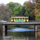 Cottbus: Die Sandower Brücke mit historischer Straßenbahn