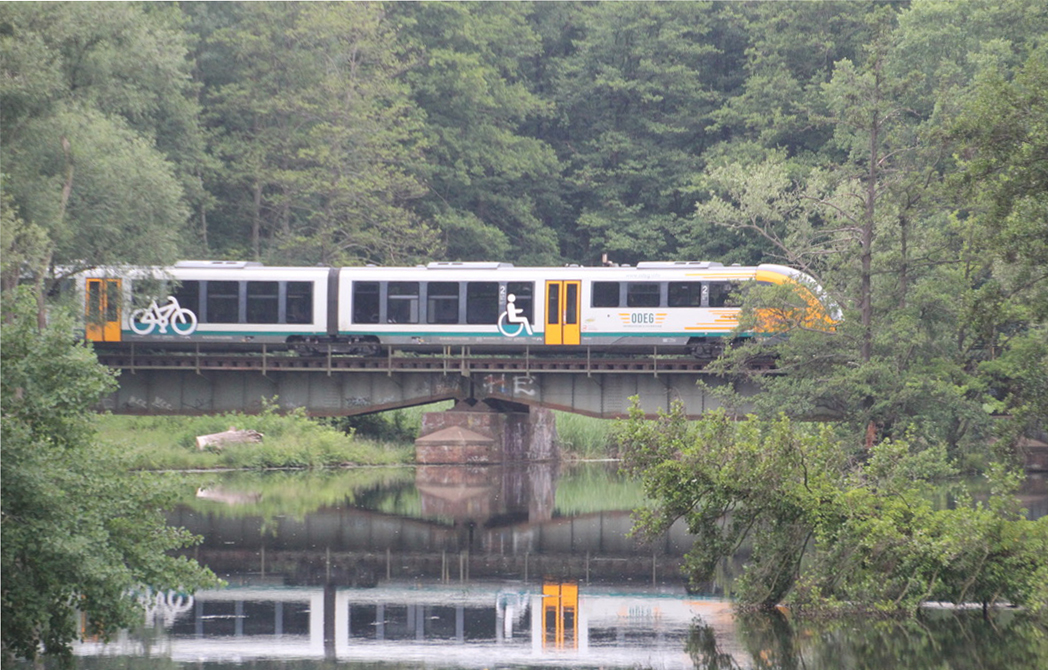 Cottbus: Eisenbahnbrücke über die Spree nahe Kiekebuscher Wehr