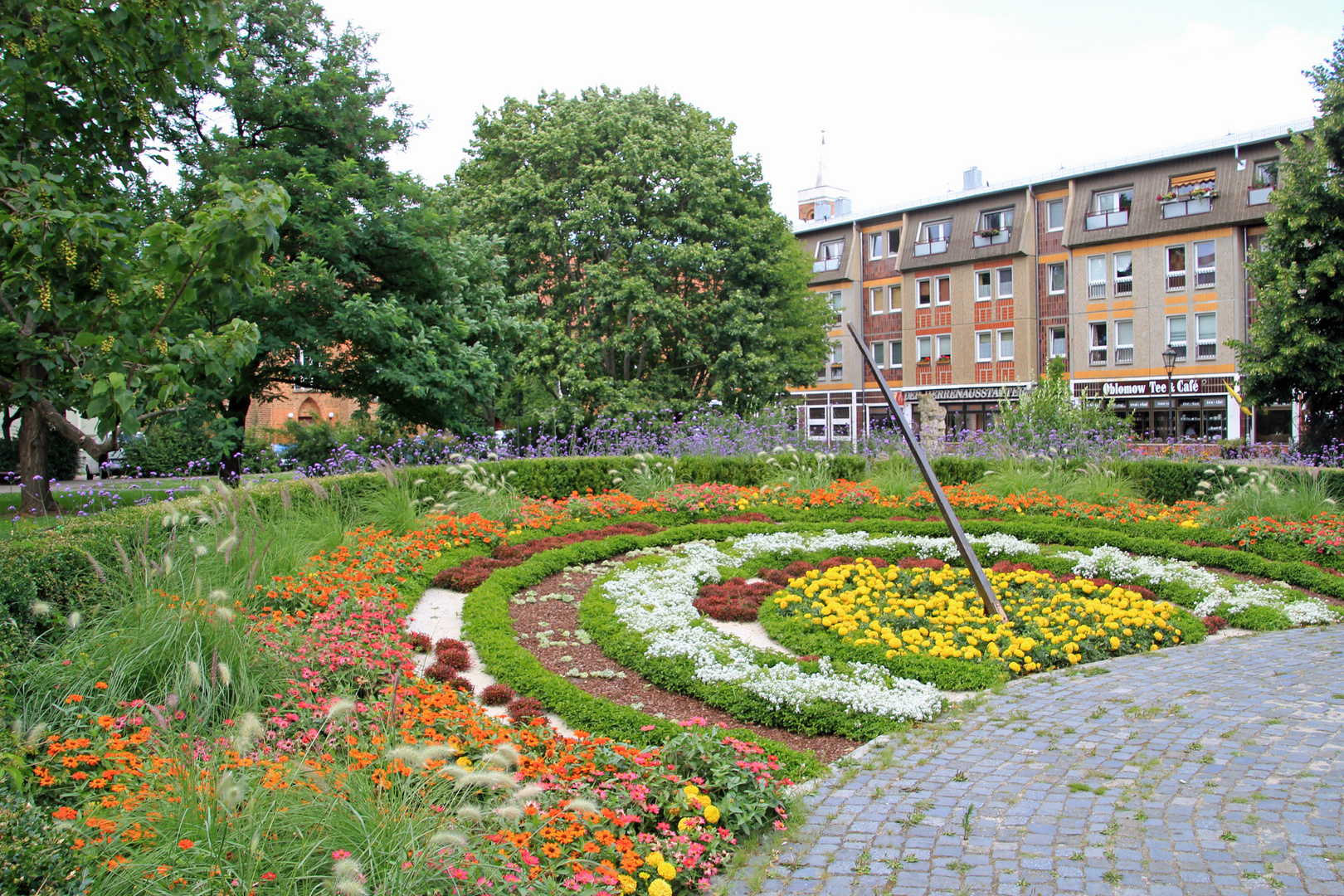 Cottbus: Mach es wie die Sonnenuhr und zähl die heiteren Stunden nur!