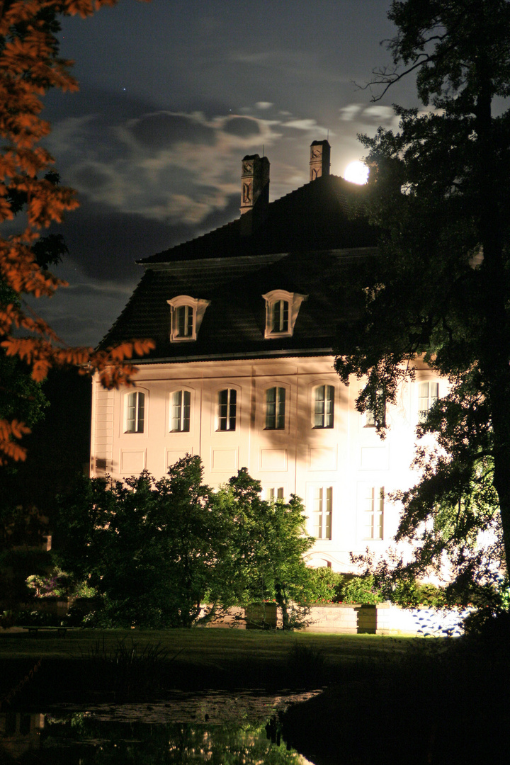 Cottbus: Mondschein über Schloss Branitz