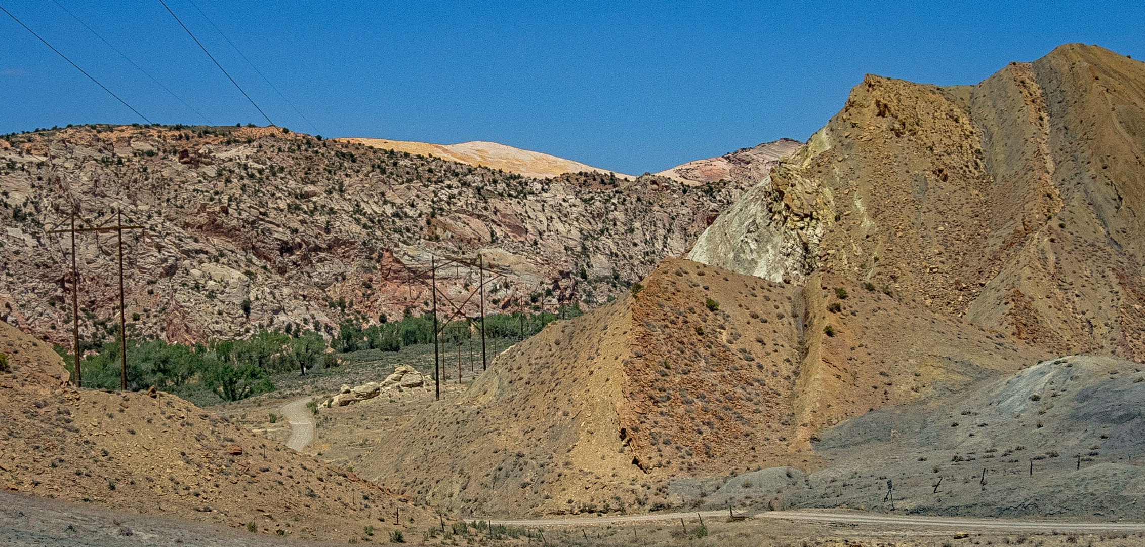 Cottonwood Canyon Road (CCR) mit Blick zum Yellow-Rock