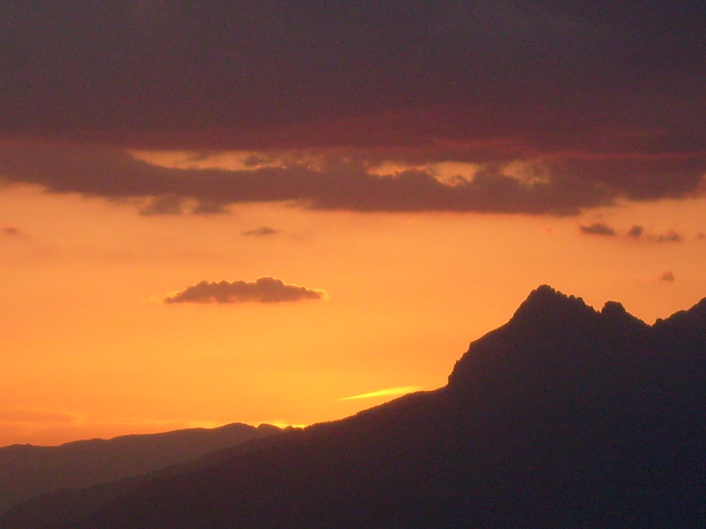 Couché De soleil Au bord de la montage