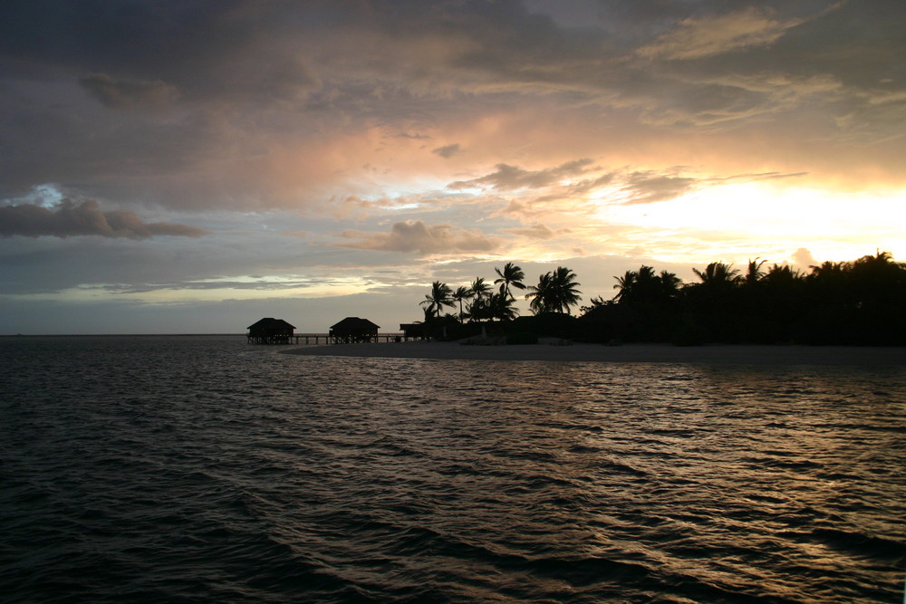 couché de soleil au Maldives