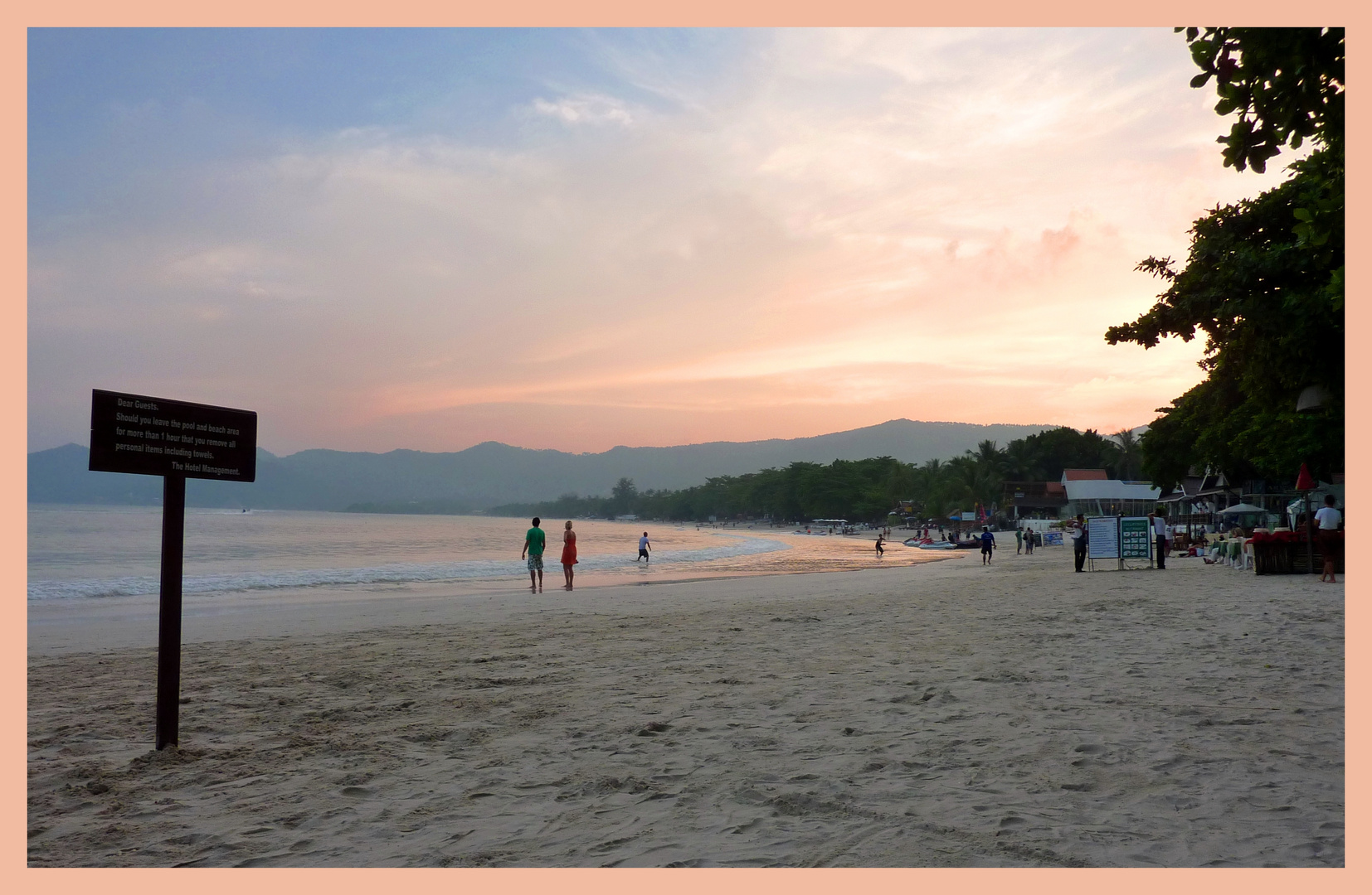 Couché de soleil sur la plage de Chaweng (koh Samui-Thailande)