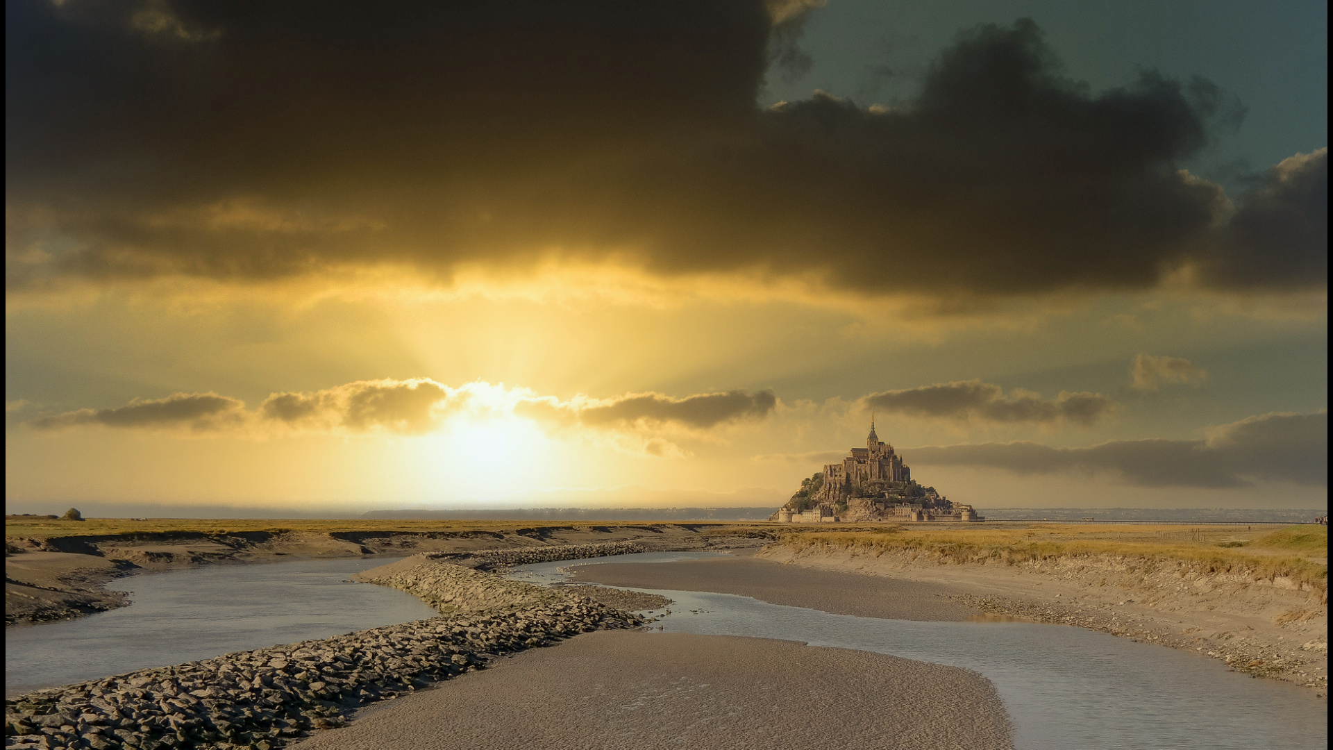 Couche de soleil sur le Mont St.Michel