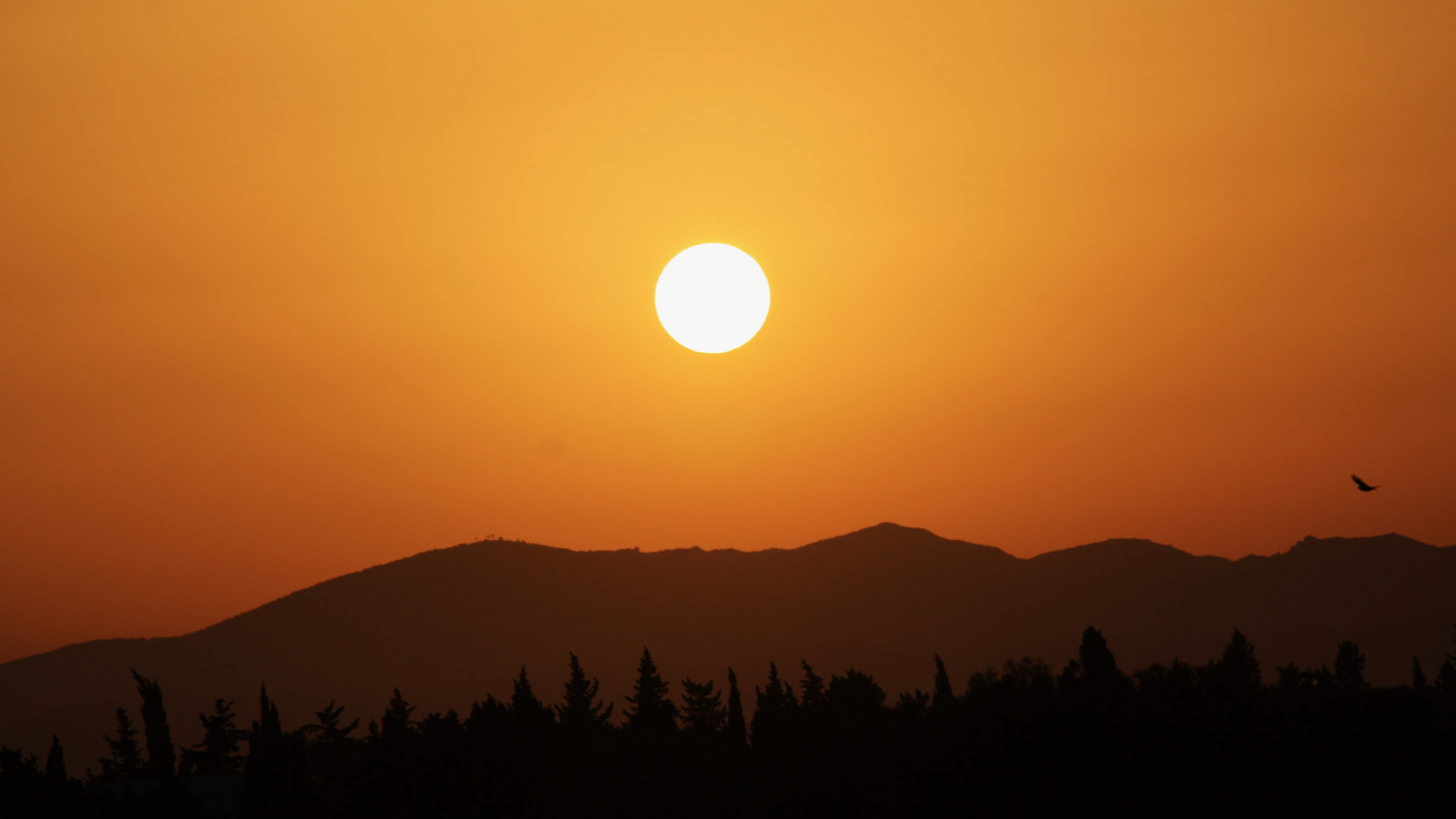 couché de soleil sur les montagnes d' hammamet