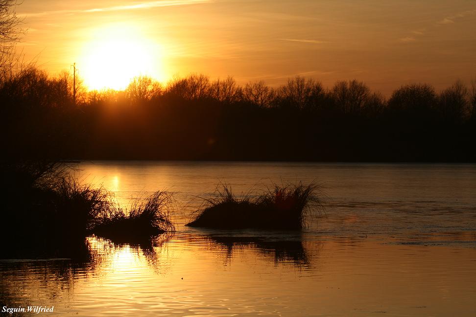 Couché de soleil sur l'etang