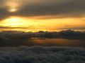 Coucher de soleil au dessus de la mer de nuages ( 2 )au dessus de la mer Méditerranée de Christian Villain 