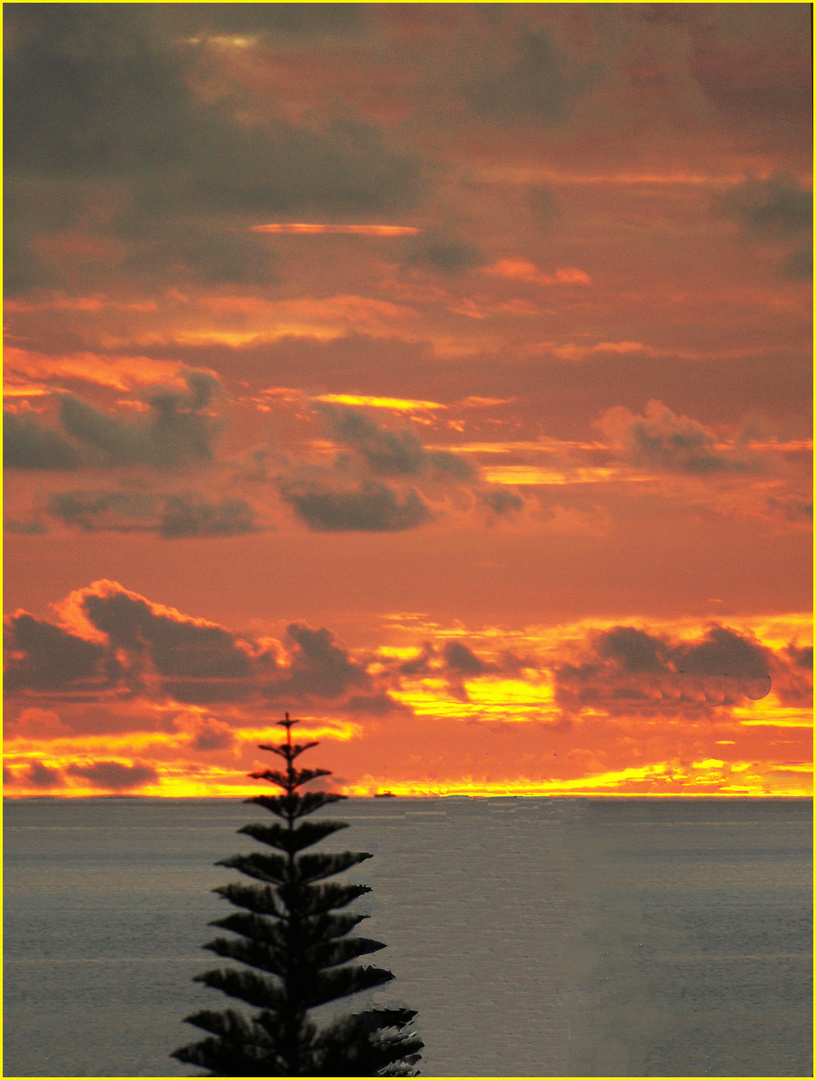 Coucher de soleil calédonien orange