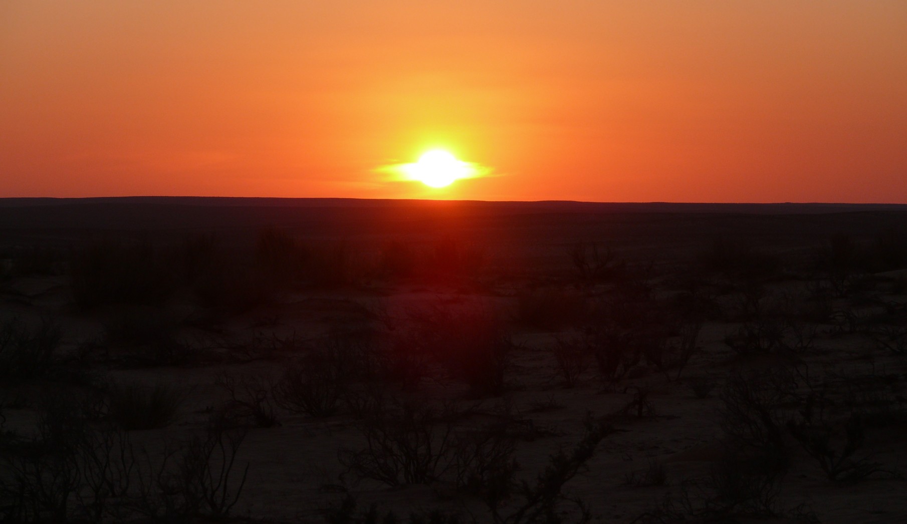 coucher de soleil dans le désert