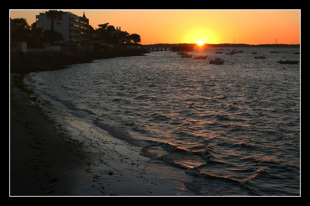 " Coucher de soleil derrière le Cap Ferret "