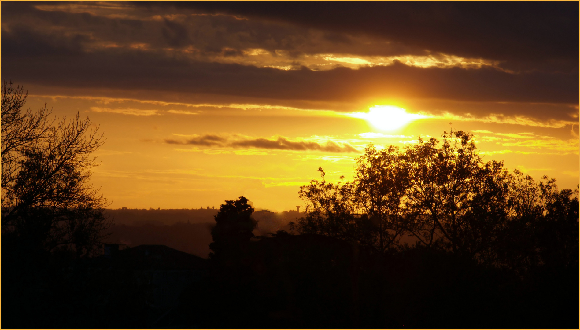 Coucher de soleil doré - Goldener Sonnenuntergang