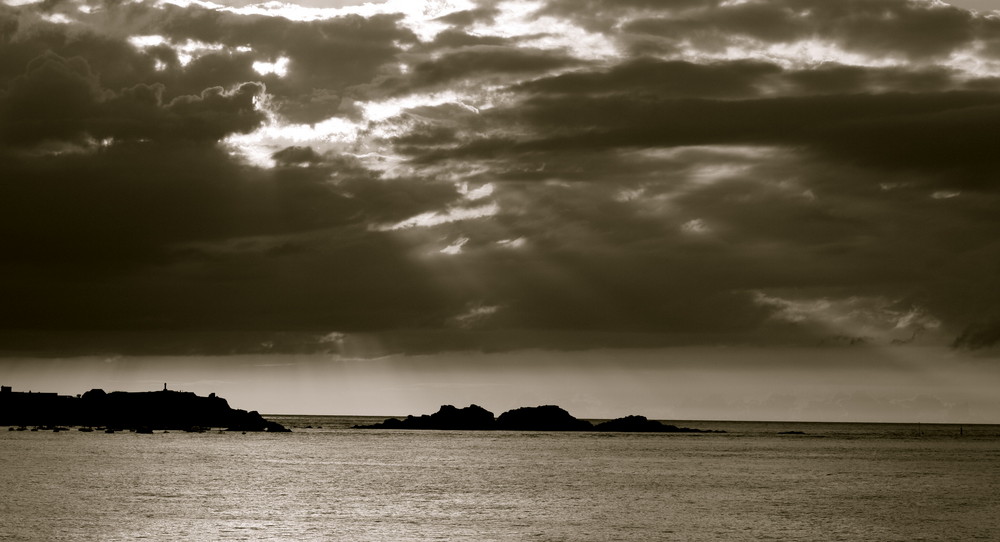 COUCHER DE SOLEIL EN NOIR ET BLANC