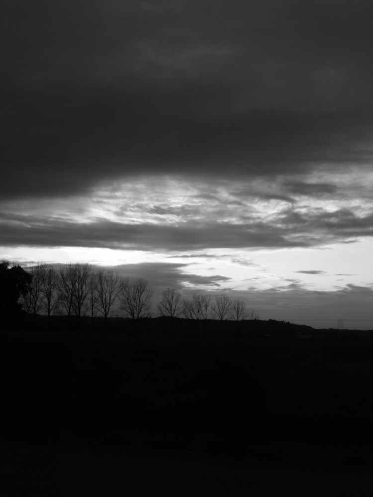 coucher de soleil en noir et blanc