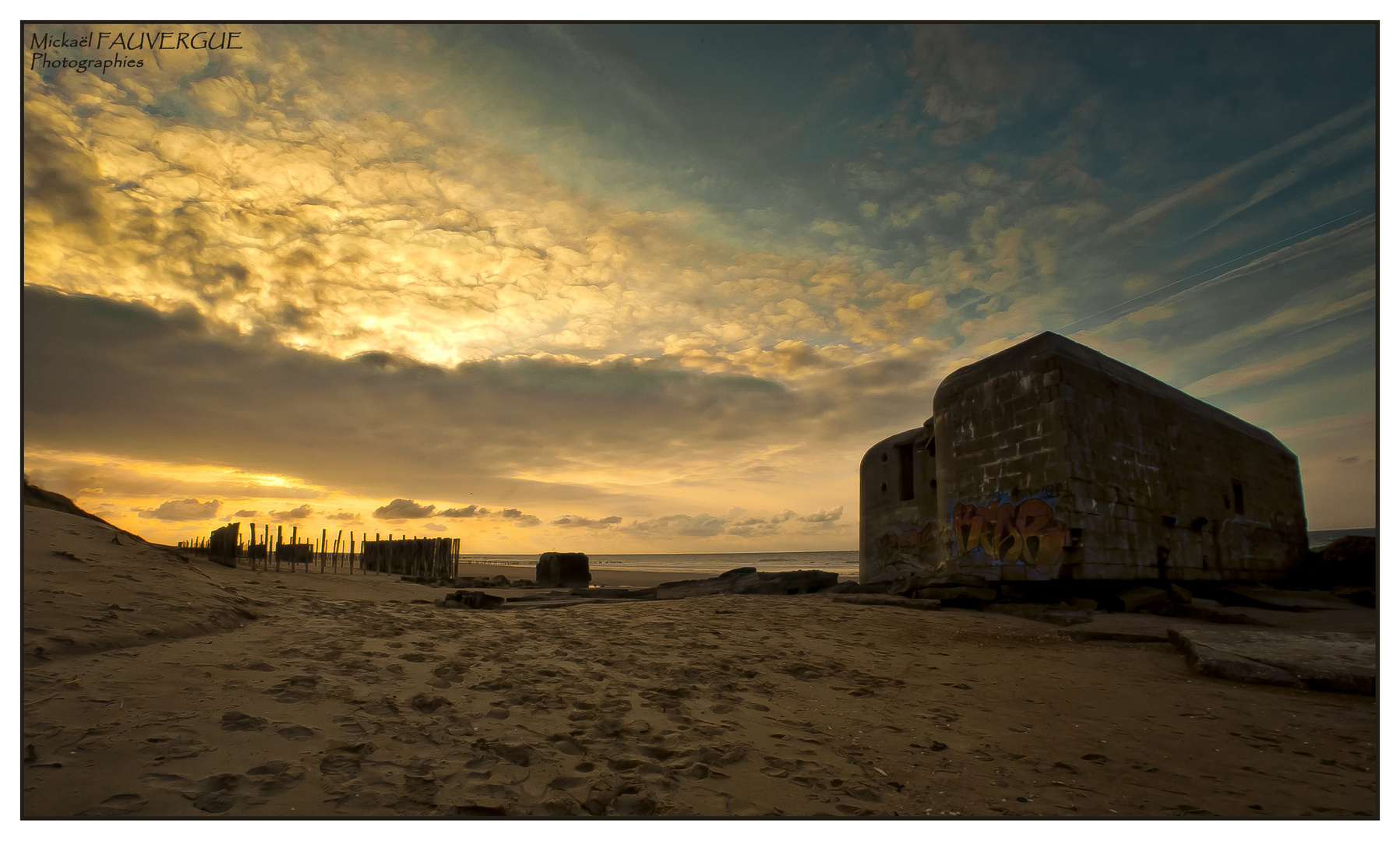 Coucher de soleil et vestiges de guerre