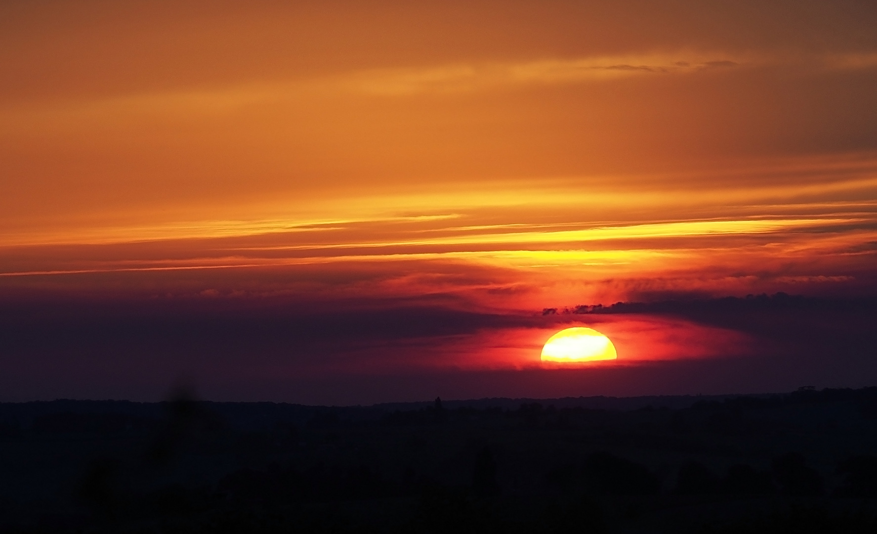 Coucher de soleil par un temps incertain