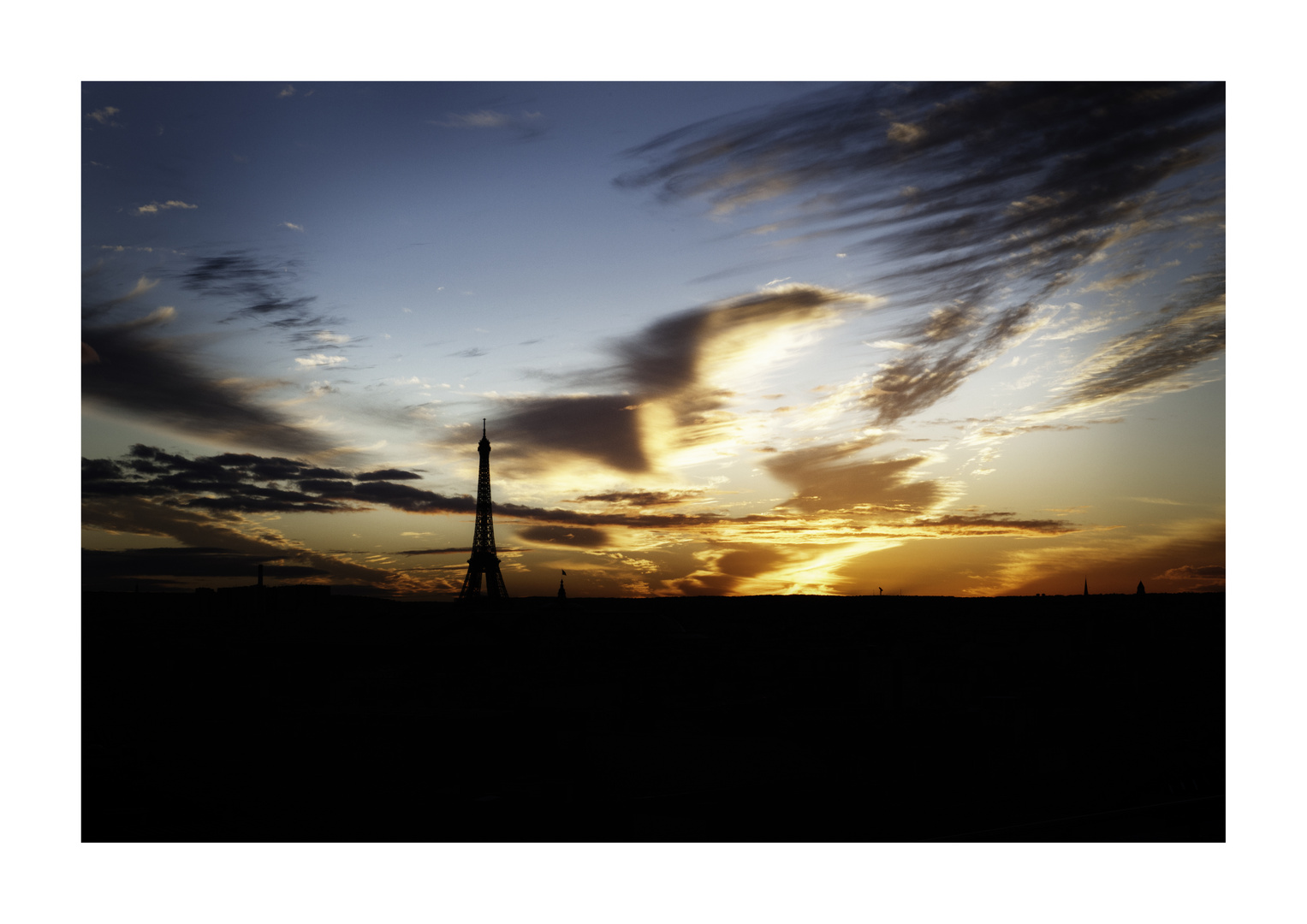 *Coucher de soleil Parigi*