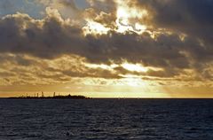 Coucher de soleil sur Anse Vata  --  Nouméa  --  Sonnentuntergang über Anse Vata