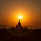 Coucher de Soleil sur Bagan.