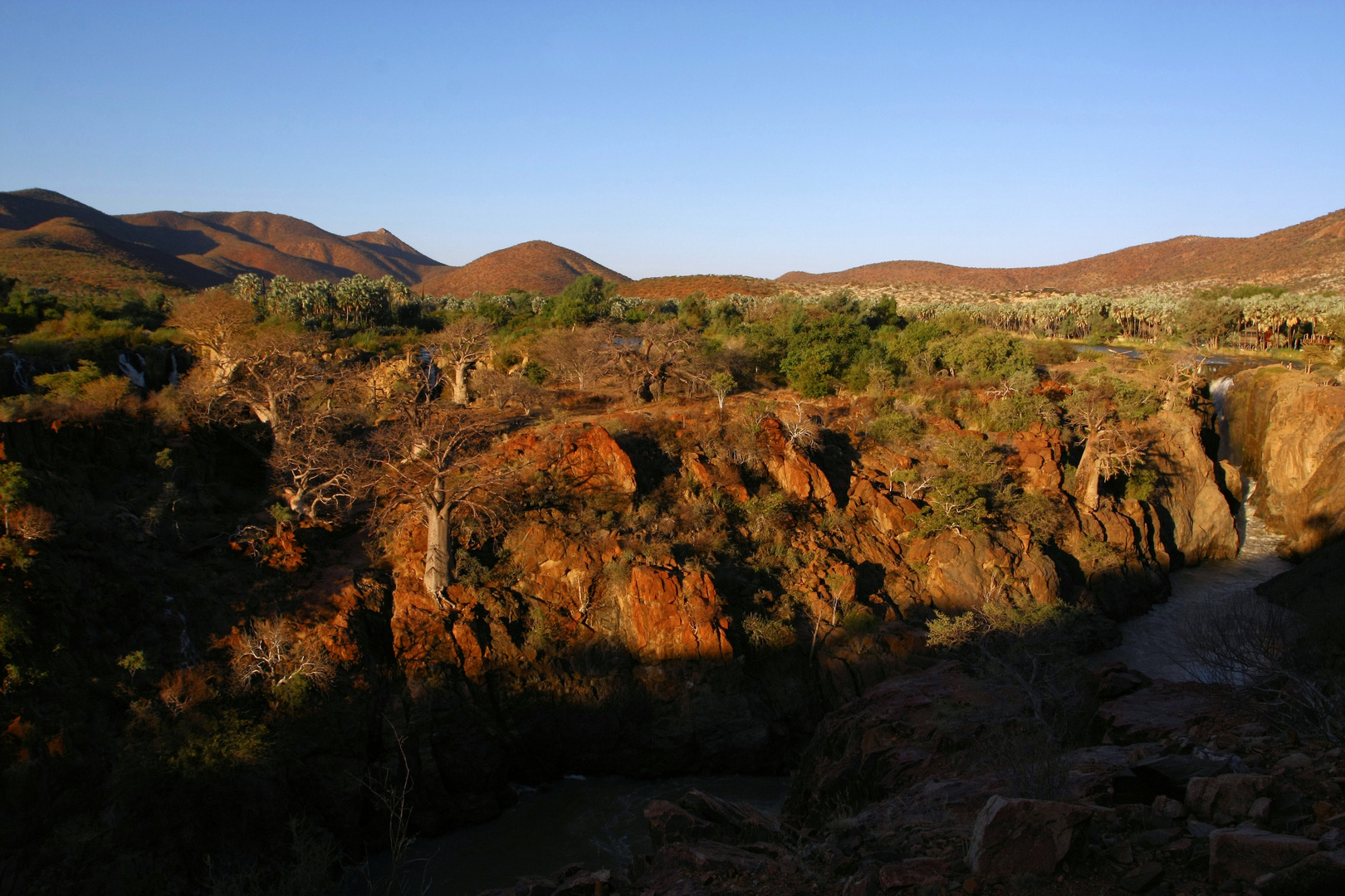 Coucher de soleil sur Epupa Falls