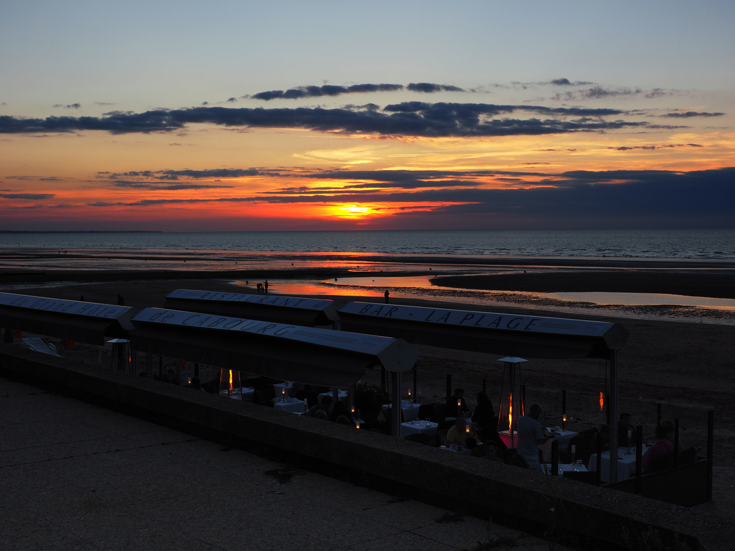 Coucher de soleil sur la plage