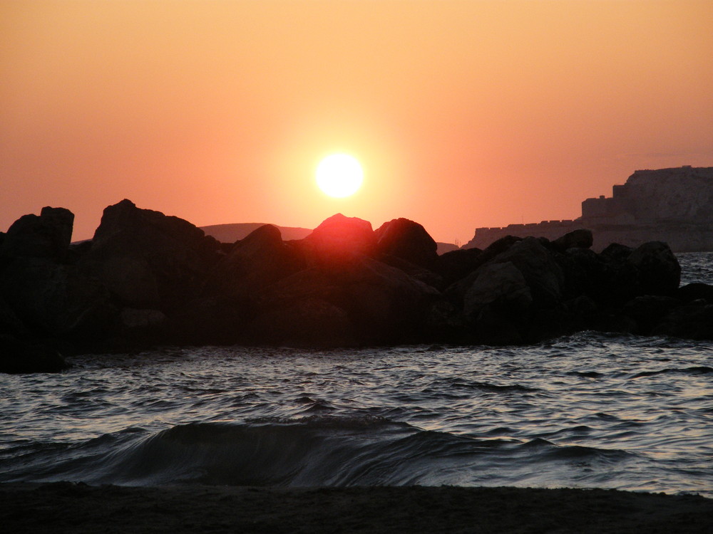 coucher de soleil sur la plage des profètes