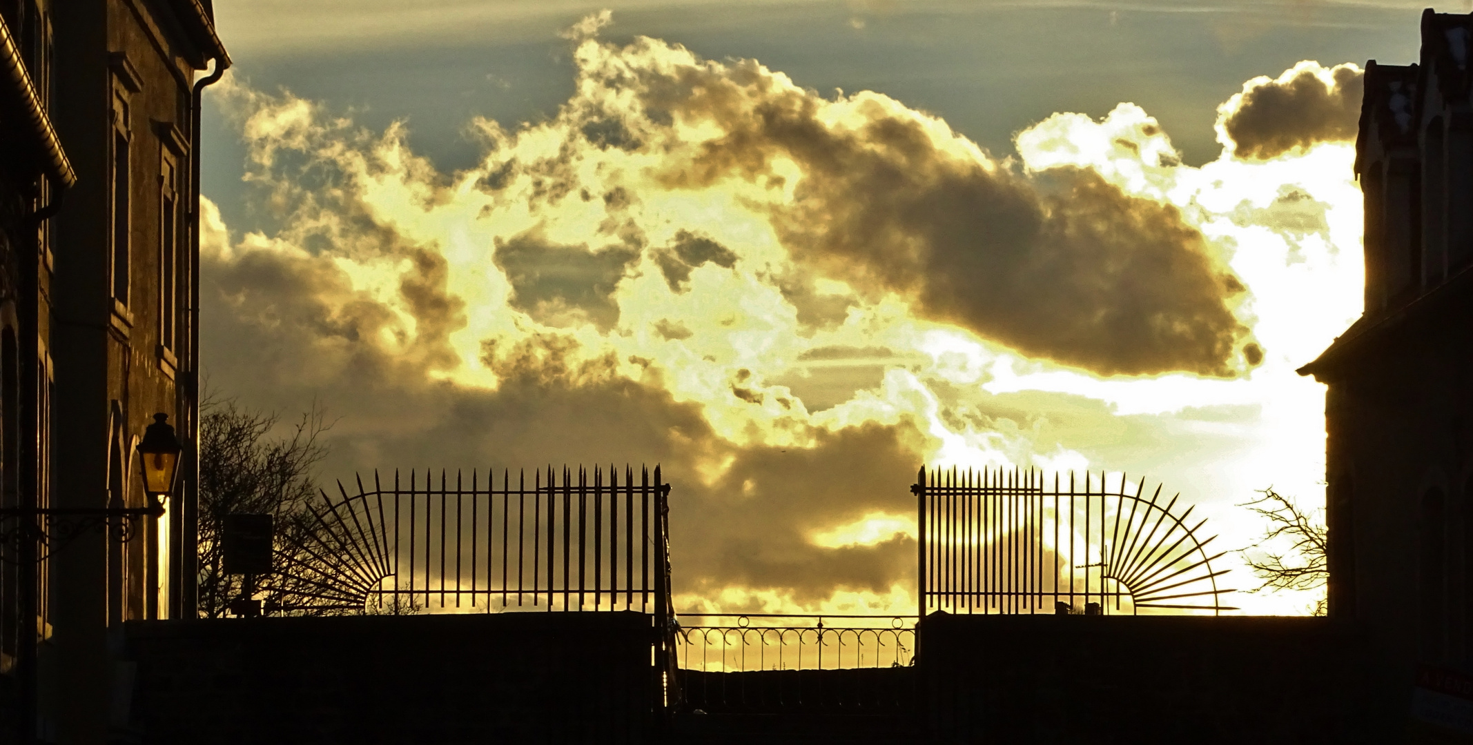 Coucher de soleil sur la Porte des degrés 