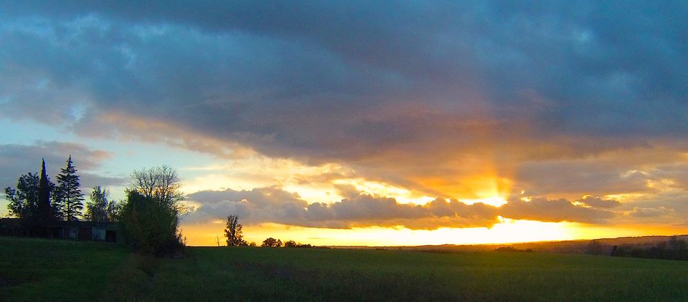 Coucher de soleil sur la vallée de la Baïse - Sonnenuntergang am Baïse-Tal