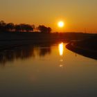 Coucher de soleil sur le canal du centre