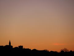 Coucher de soleil sur le clocher (Gard)
