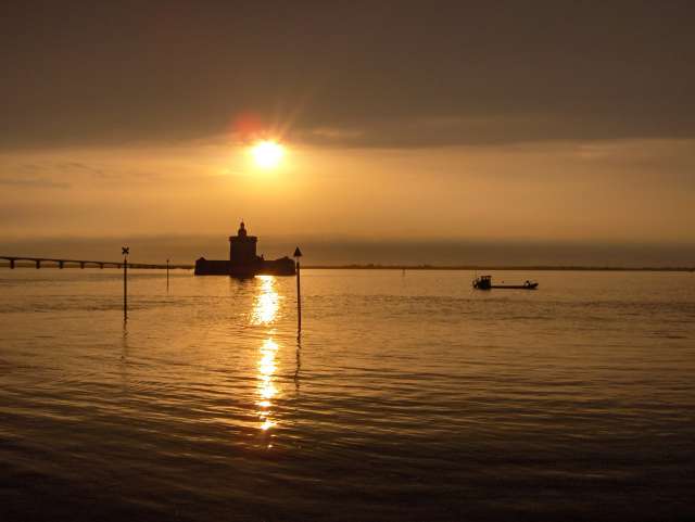 Coucher de soleil sur le FORT LOUVOIS à Marennes Oléron