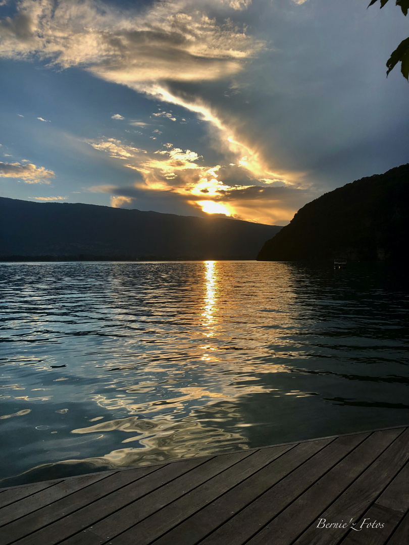 Coucher de soleil sur le lac d'Annecy