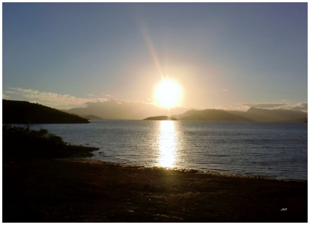 Coucher de soleil sur le lac de Yaté