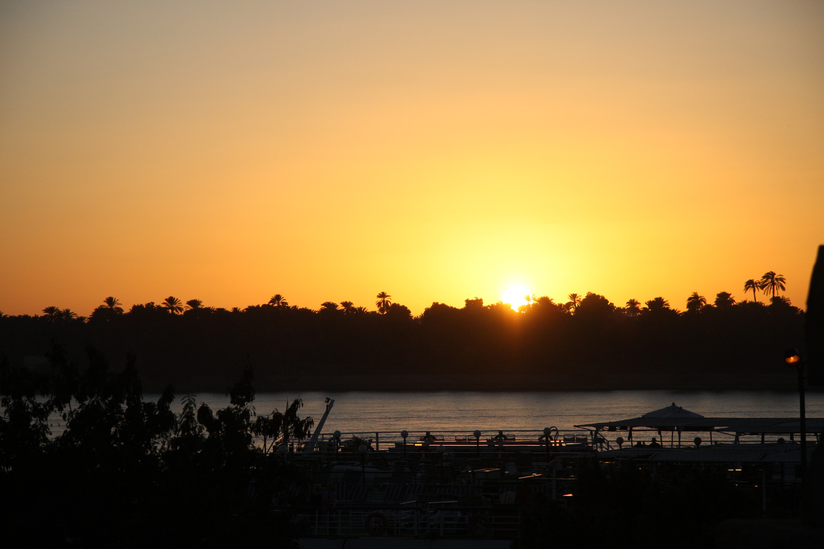 coucher de soleil sur le nil